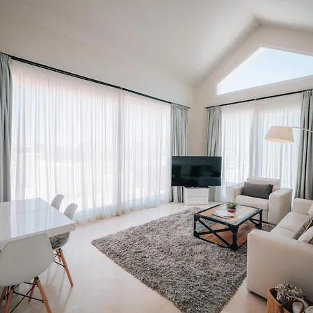 Апартаменты Frontline Golf Penthouse Alcazaba Lagoon - Ehhouse
